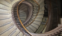 Nowa Huta: Budynek Z Centrum Administracji. 2021-05-21